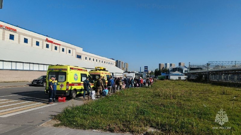 Сотрудники МЧС Подмосковья встретили жителей Белгородской области